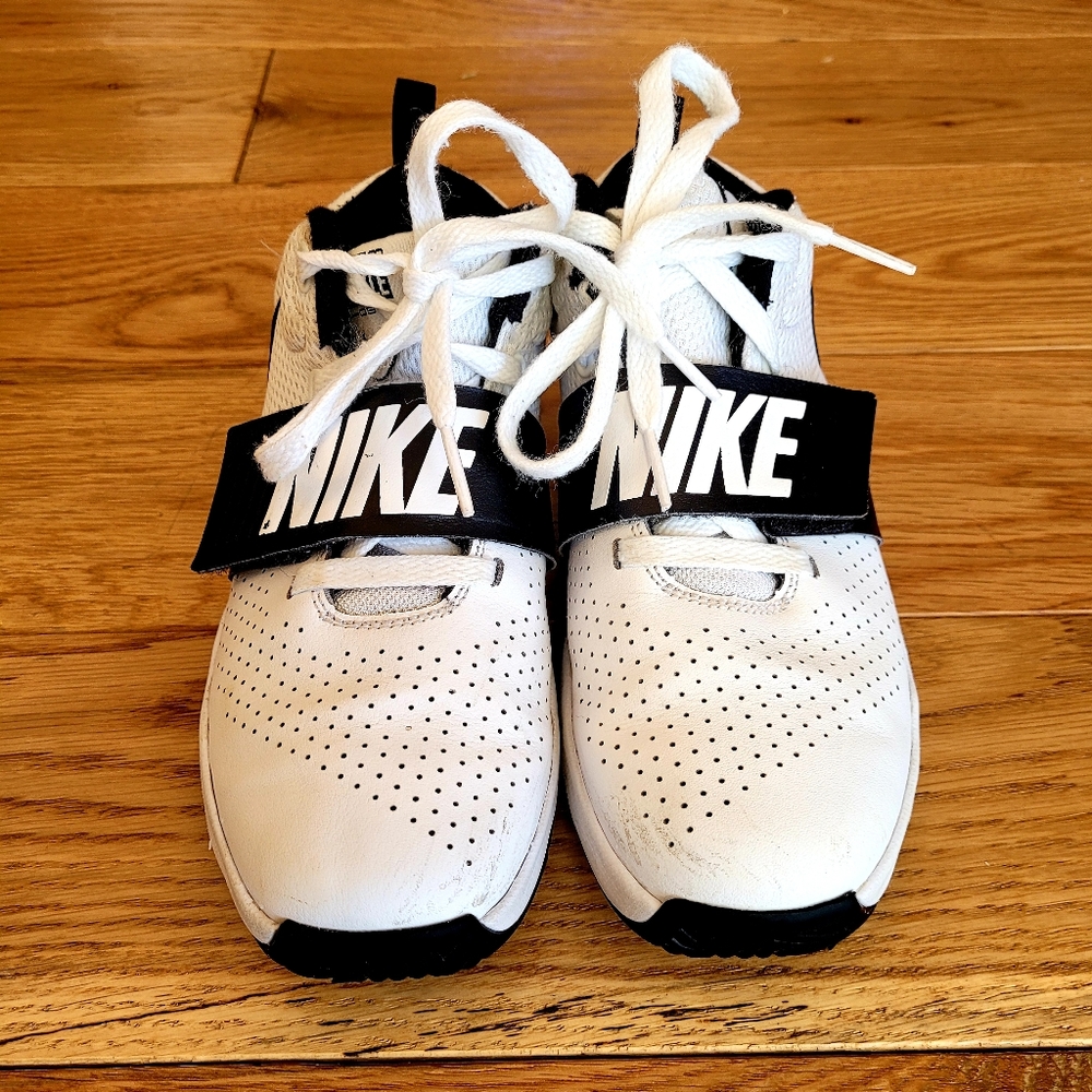 Nike Team Hustle DS sneakers